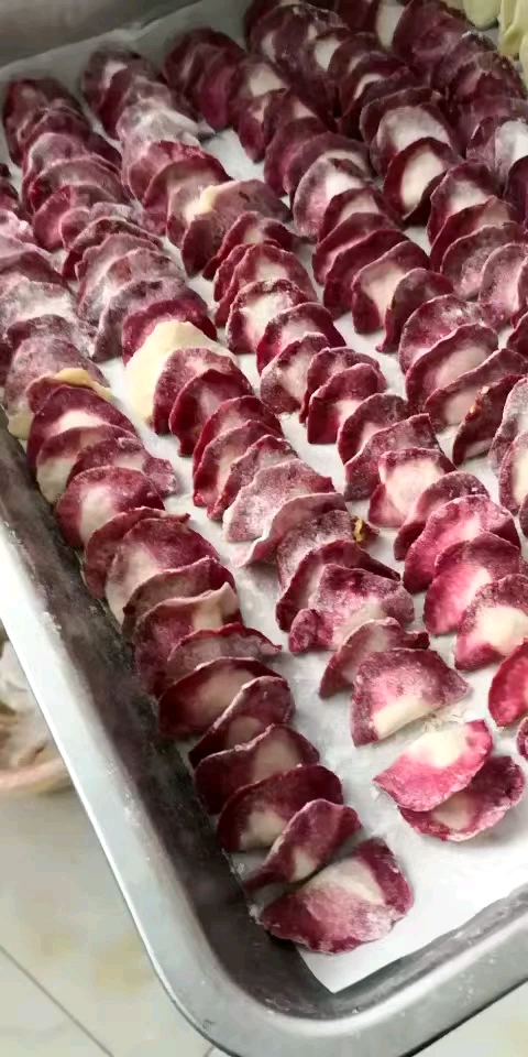 水果汁和蔬菜汁做的儿童小水饺棒棒哒