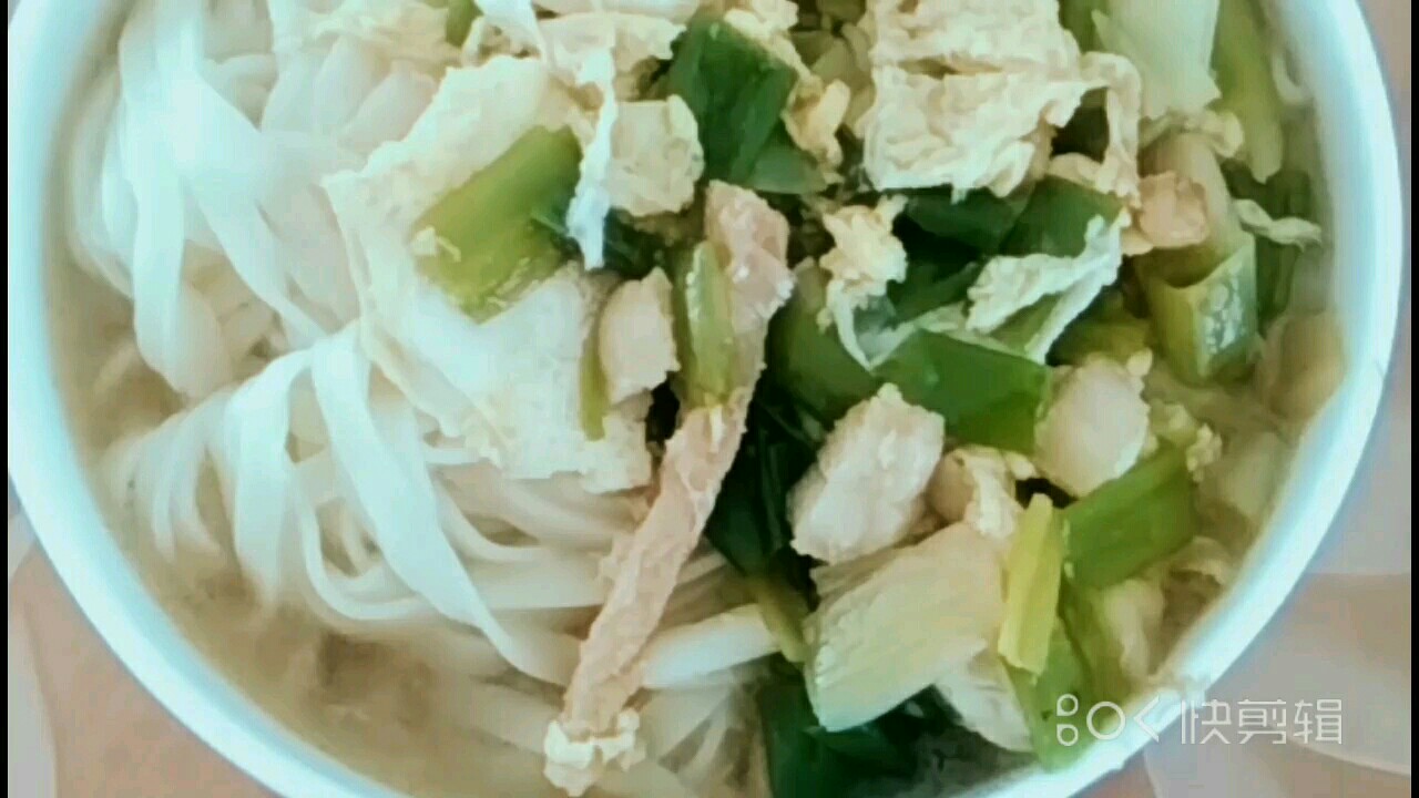 简单健康美味的葱炒肉丝打卤面