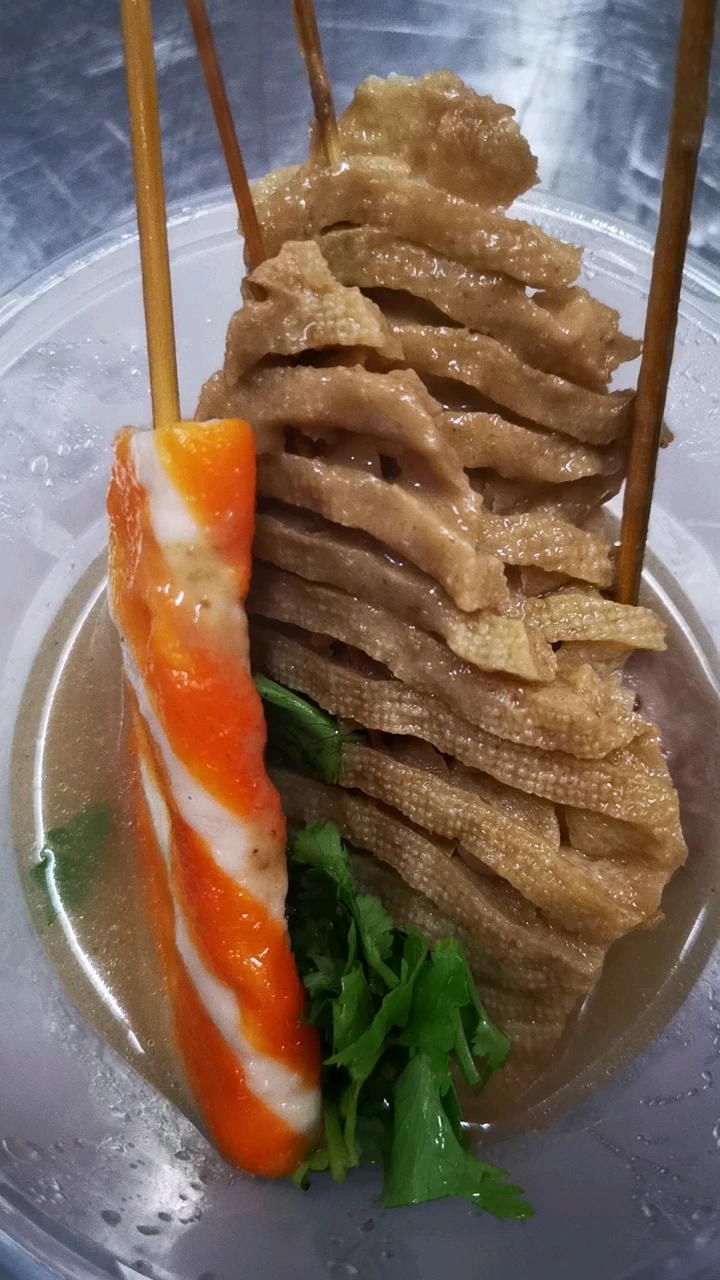 鸡汁豆腐串汤鲜味美