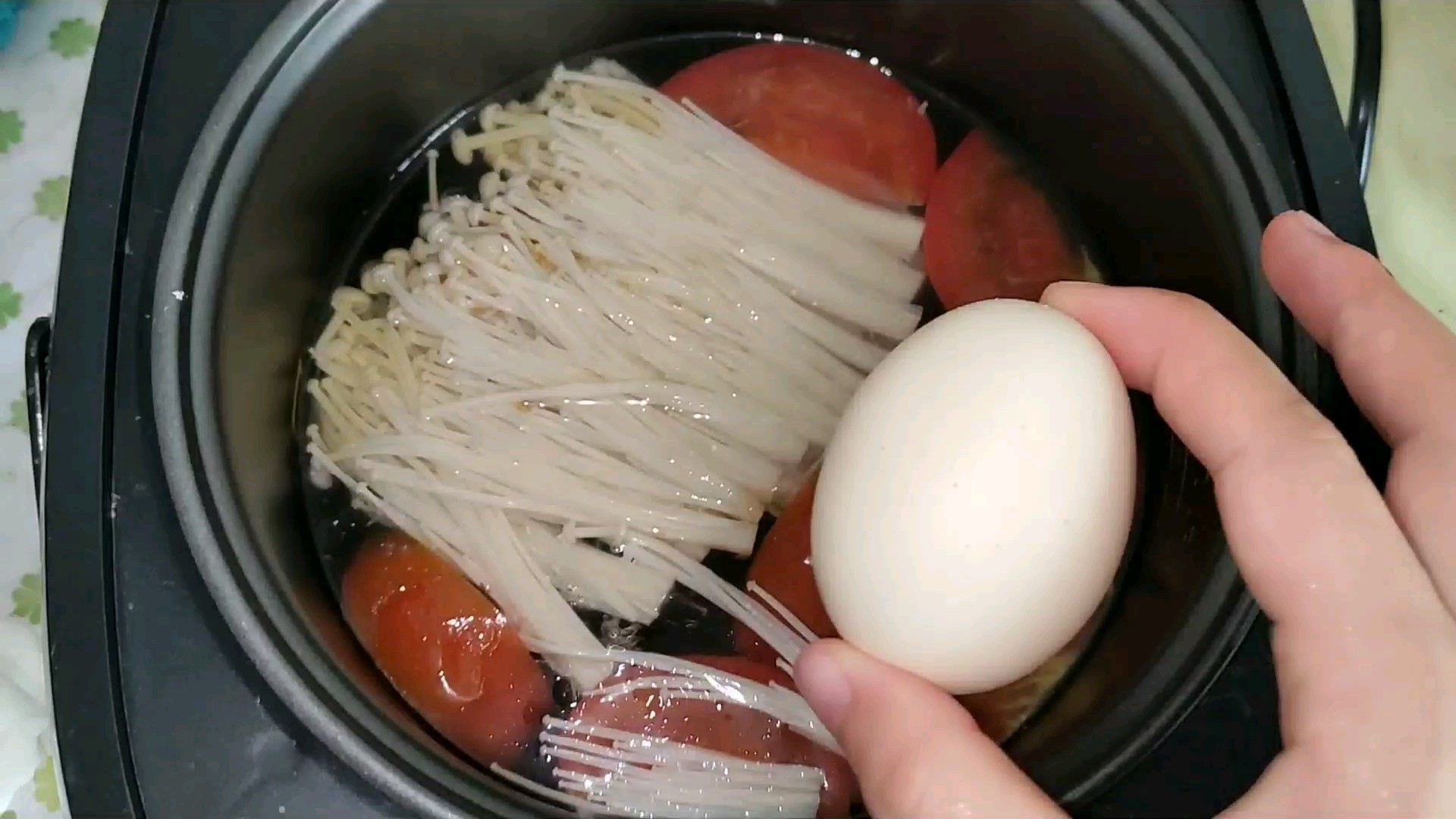 西红柿金针菇鸡蛋汤