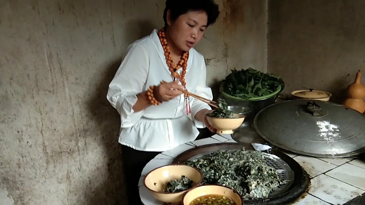 中午做一道健康的美味,河南老家的红薯叶蒸菜