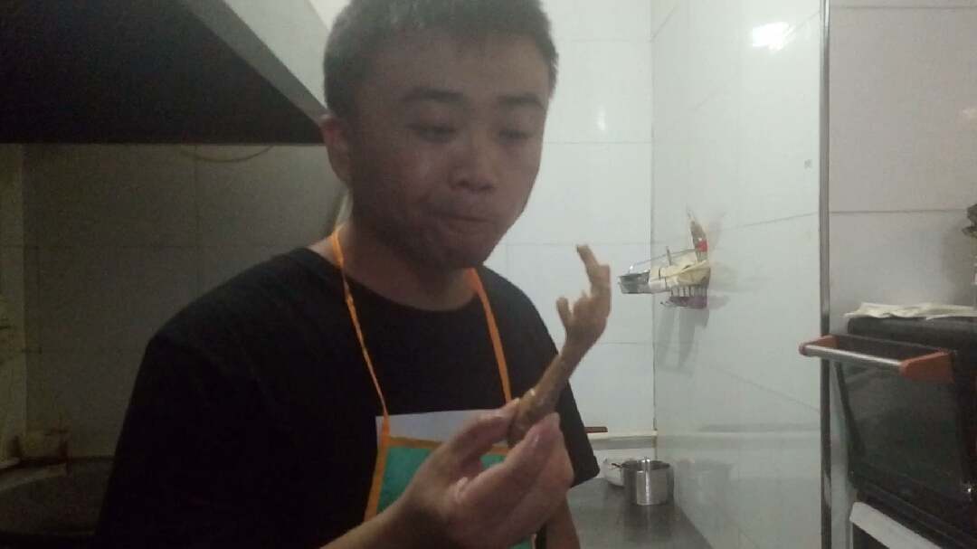 今天做的五香鸡爪好吃极了