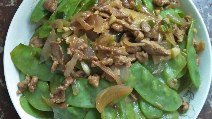 今天做个肉丝炒洋葱扁豆角