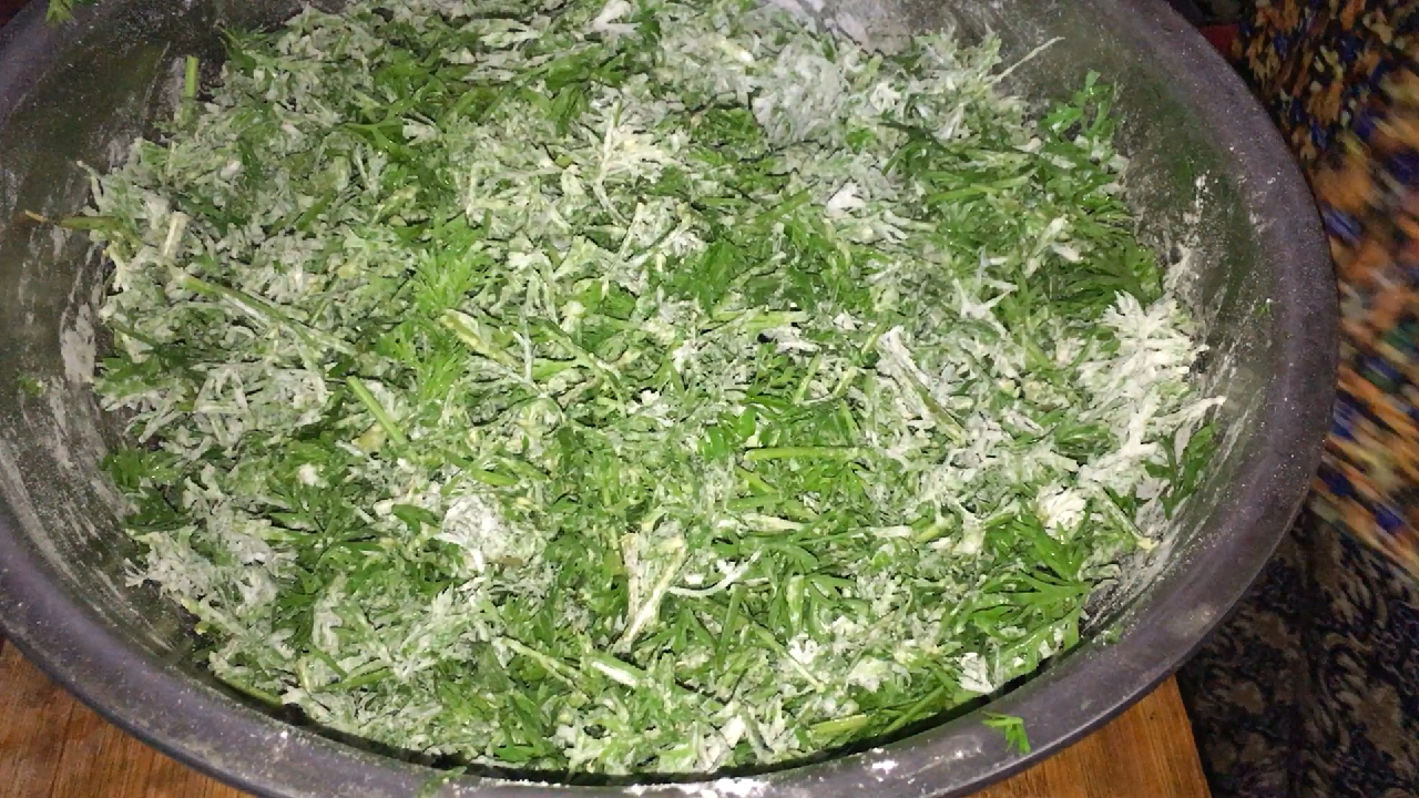 美味的胡萝卜秧蒸菜