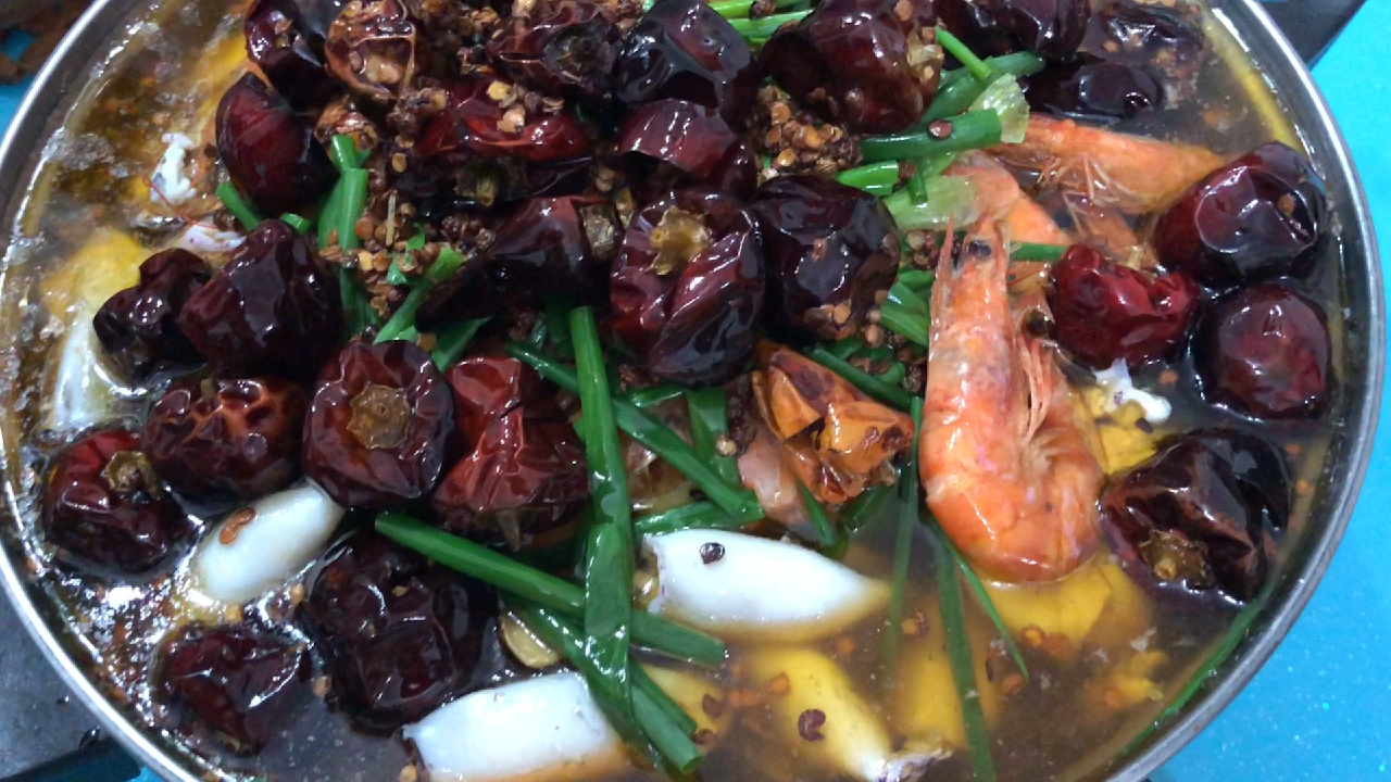 明天出差了,晚上,水煮小鱿鱼给家人吃。