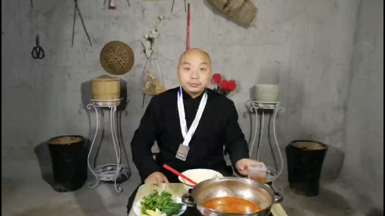 光头哥贵州下厨,酸汤青菜火锅,就要这个味