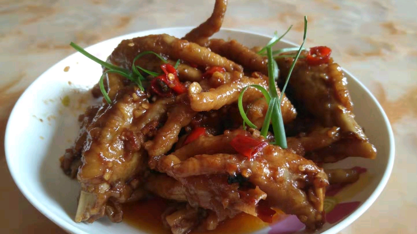 这才是鸡爪最好吃的做法,比吃肉还香,配米饭一口一只真过瘾