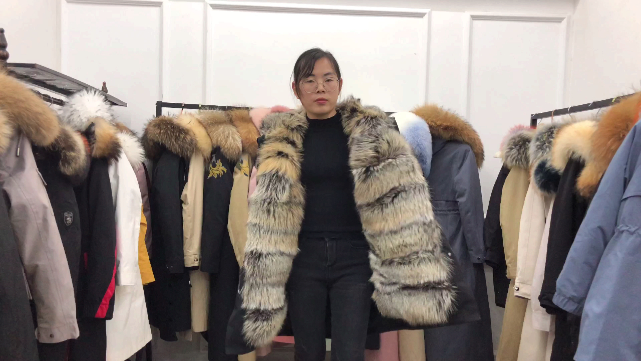 最厚派克服穿上去漠河零下50度一点也不觉得冷,保暖性非常好