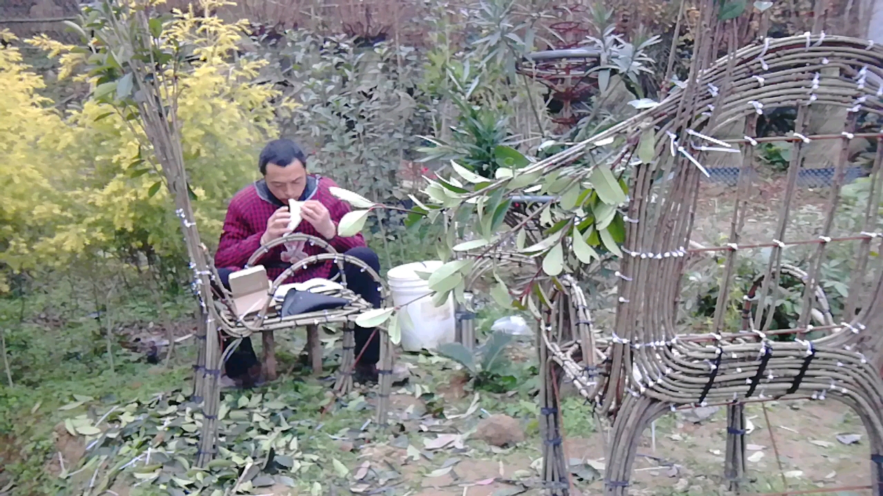 休息中用一首简单的小曲,比较了一下十二孔陶笛与6孔陶笛