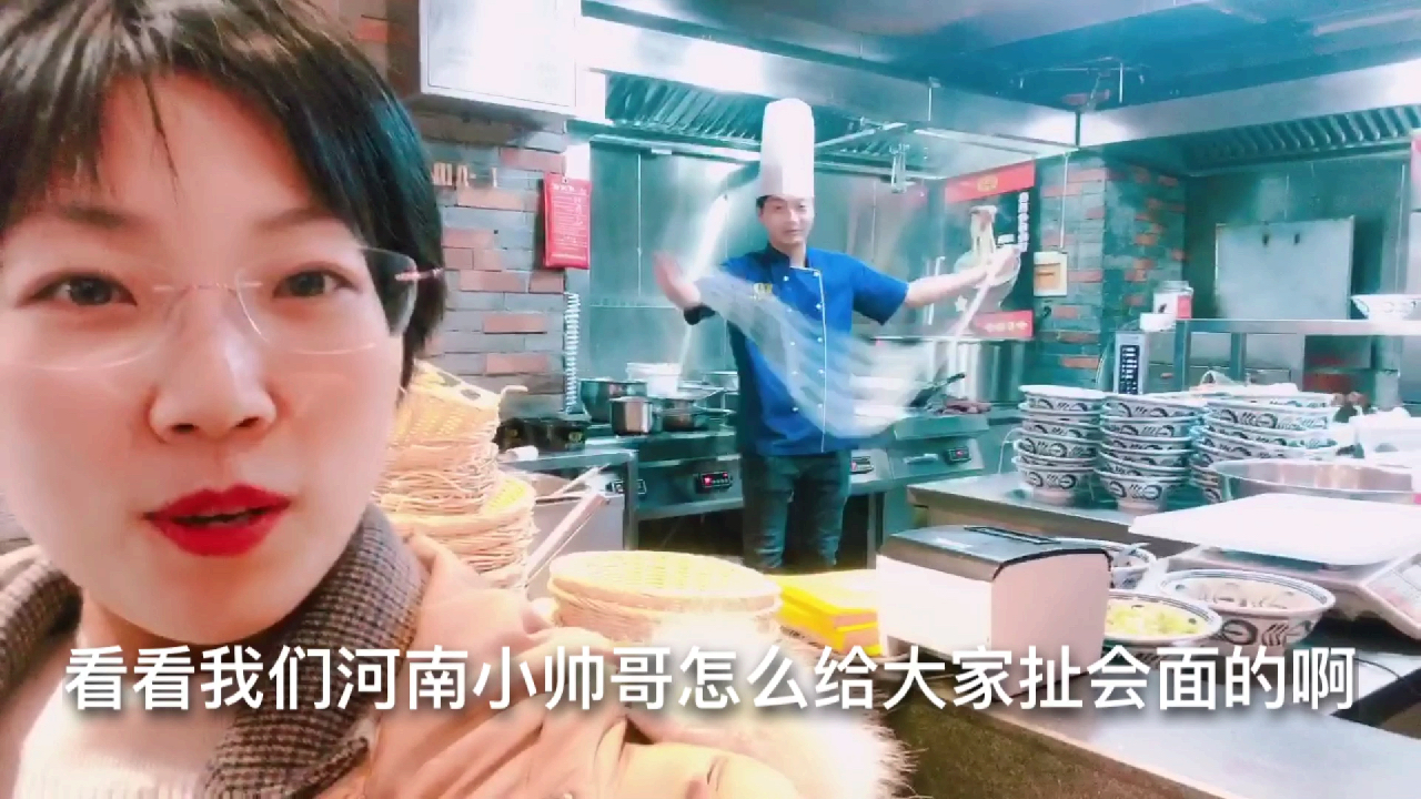 郑州20元能喝到正宗羊肉泡馍?第一次来这家,汤白馍入味,能续汤
