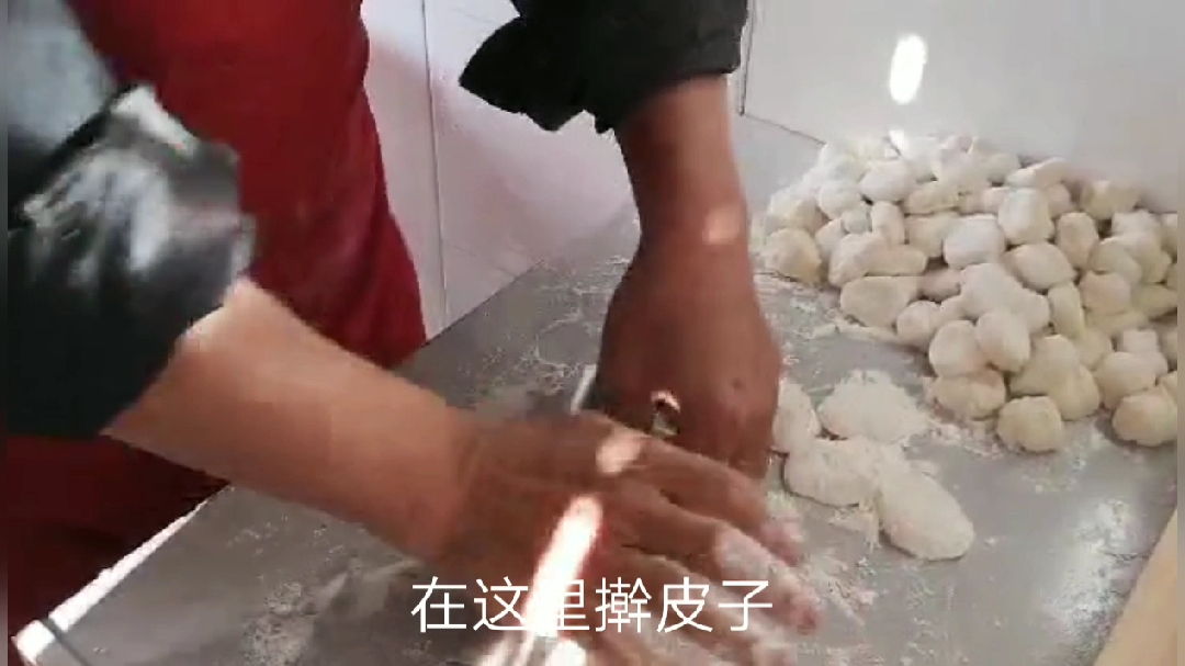 江西小县城人比北方人还喜欢吃饺子,他们的饺子馅很特别