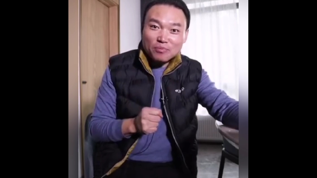 扬州评话:中国的汉堡包烧饼夹油条让你了解其中的故事。