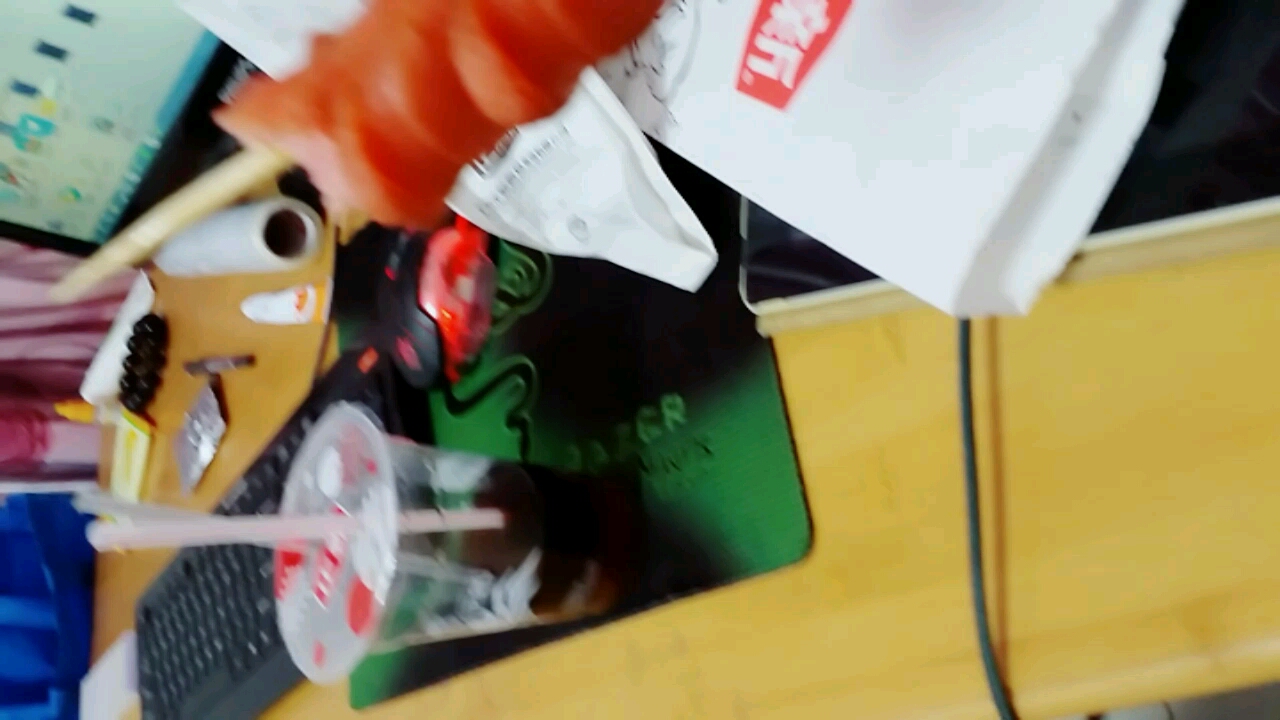 正新鸡排的烤肠鸡排酸梅汤