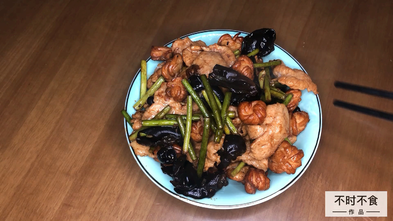 软嫩爽滑,醋香浓郁的小花卷过油肉。你以前吃的也许是假的过油肉