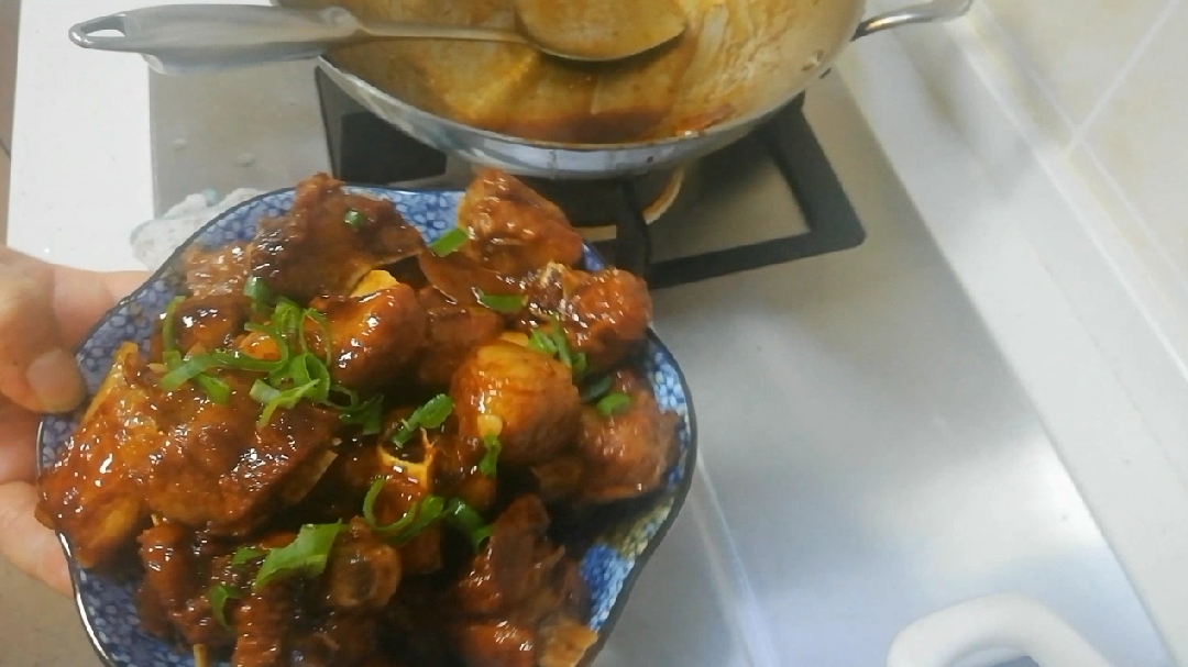 不放一滴油的糖醋排骨,超级好吃,食材简单,厨房小白也能轻松做
