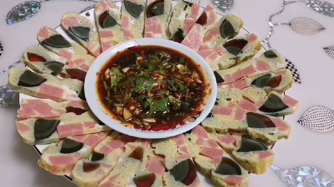 老闫做菜:松花蛋火腿蒸鸡蛋