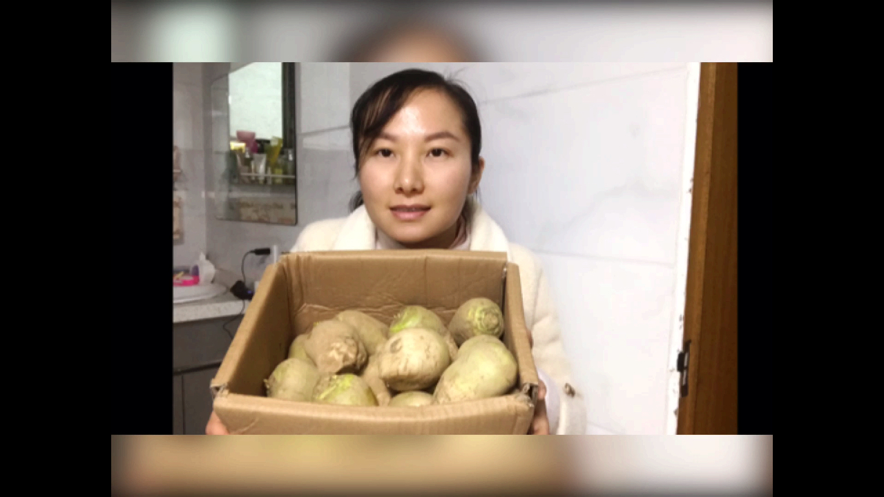 网友:全是辣椒,在四川有种菜叫大头菜榨菜祖辈相传这样吃它的