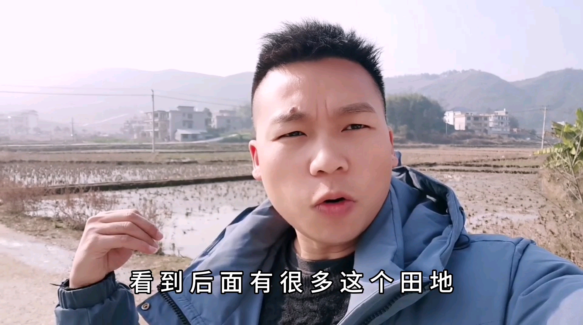 相亲对象穿个睡衣捞田鱼,像话吗?回去得好好修理她一顿,