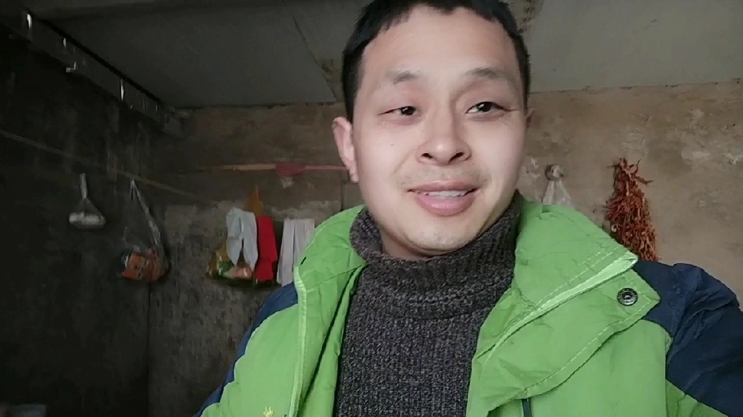 潮流之星在家煮老式的山楂汤