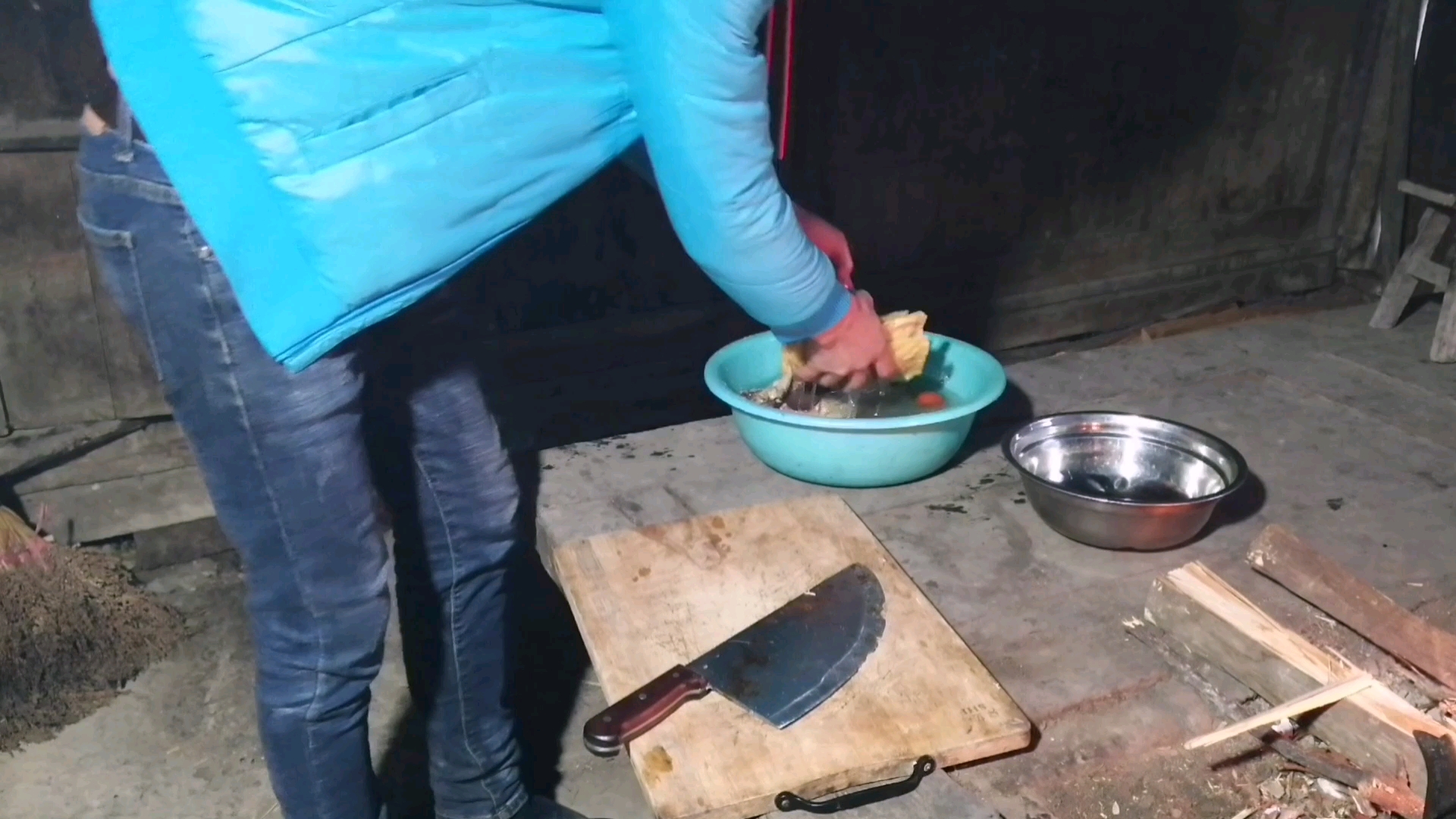 实拍农村小伙:啤酒鸭这样做味道绝对没的说,看看就流口水了