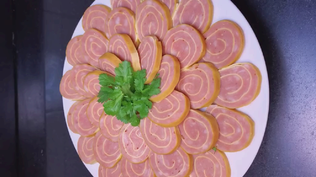 在家闲着也是闲着,试试这个家常肉肠做法,美味卫生