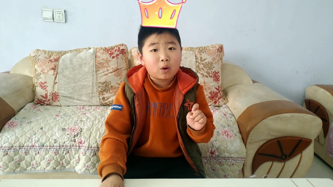 9岁儿子自制蛋糕庆祝生日,妈妈心中满满的祝福!