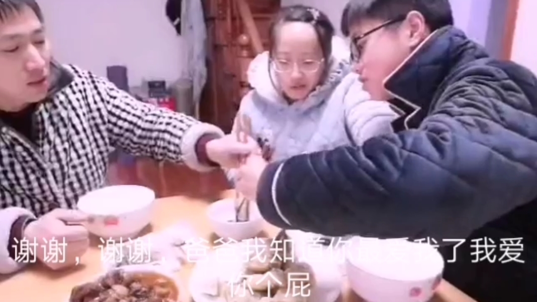 宅在家里面不出去,速冻水饺秒变锅贴饺,家人抢着吃!