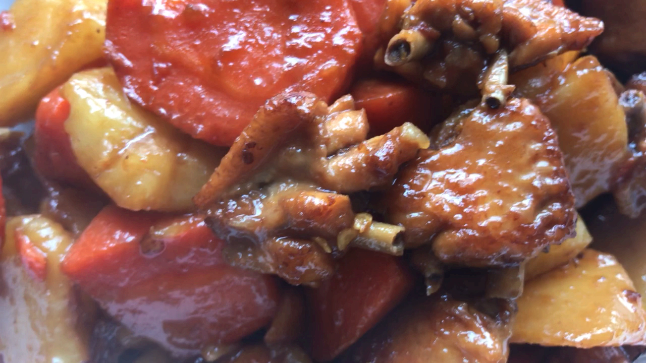 今天做个土豆胡萝卜炖鸡块