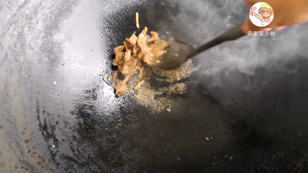 爆炒牛肉,香香香!美食弥补打雷下雨的心…