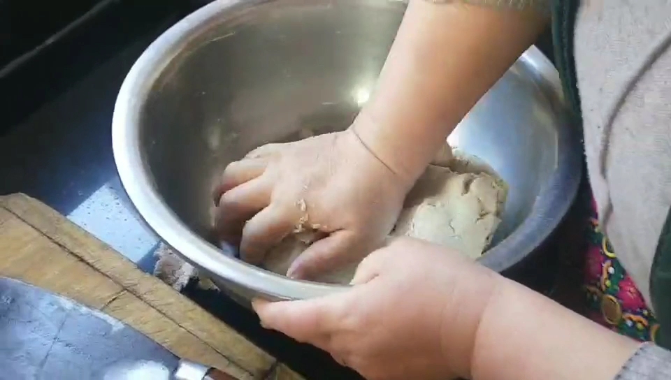山西特色面食——莜面烤姥姥,看看是什么样的?