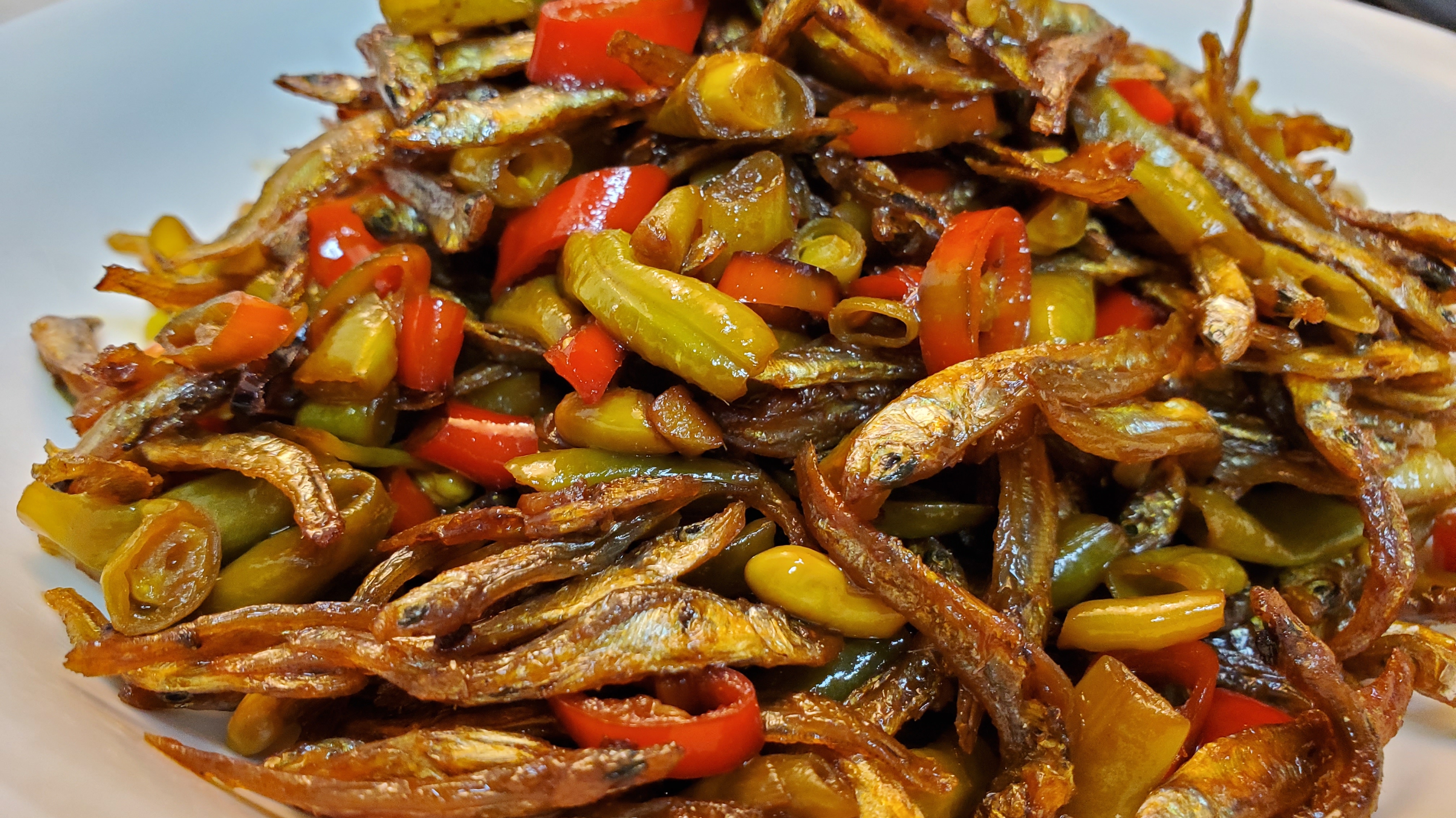 川湘菜中最下饭的香辣小鱼干,是山珍海味比不了的,吃起来特别香