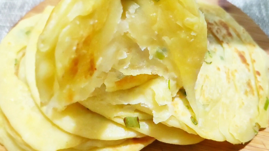 葱油饼最简单的做法,一碗面一棵葱一个鸡蛋一揉太好吃了