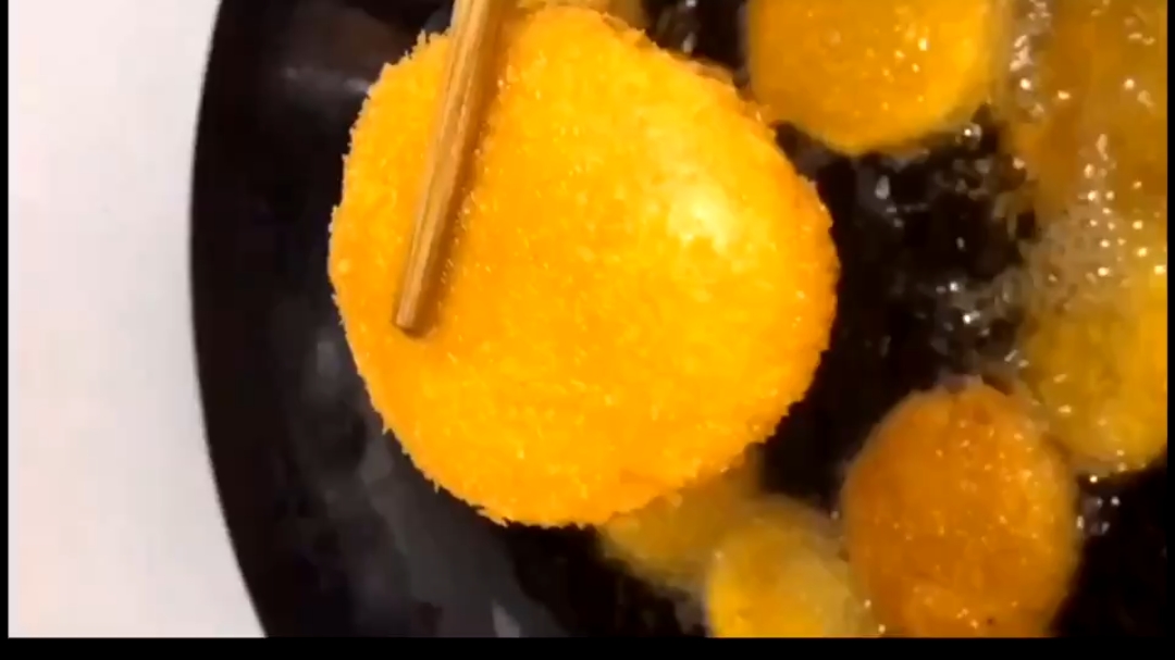 很多人问我为什么她的南瓜饼炸到后面就变黑了,原因在这里哦