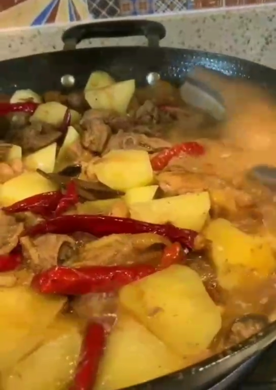 #新疆美食#新疆大盘鸡做起来,就一个字,香!