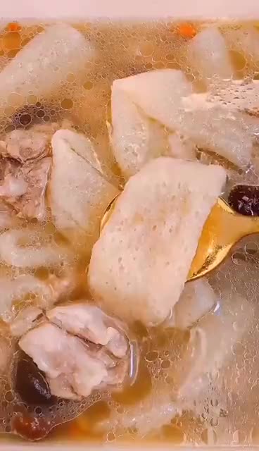 自制美食排骨竹荪汤