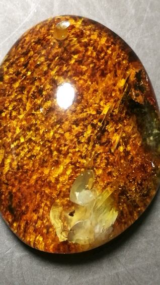#情人节宜心动#天然琥珀蜜蜡吊坠项链,纯天然翡翠吊坠项链手串手链戒指,带证书