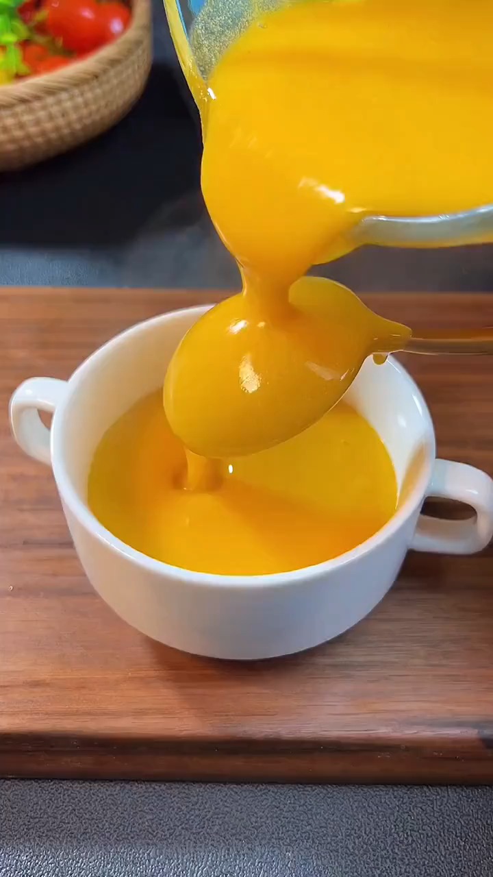 孩子爱喝南瓜浓汤不用去饭店了在家就能轻松搞定好喝又营养南瓜浓汤破壁机美食美食创作