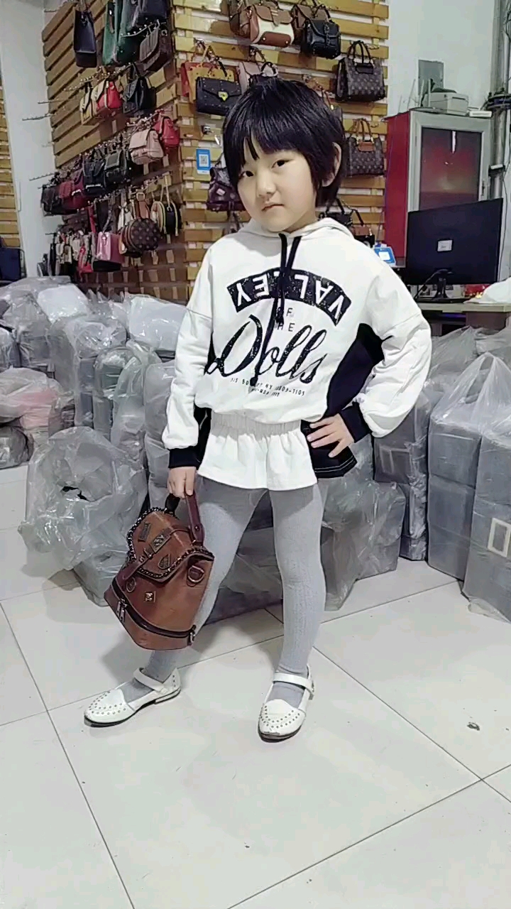 #家有萌娃#一盒巧克力/怡口莲换她给展示包包