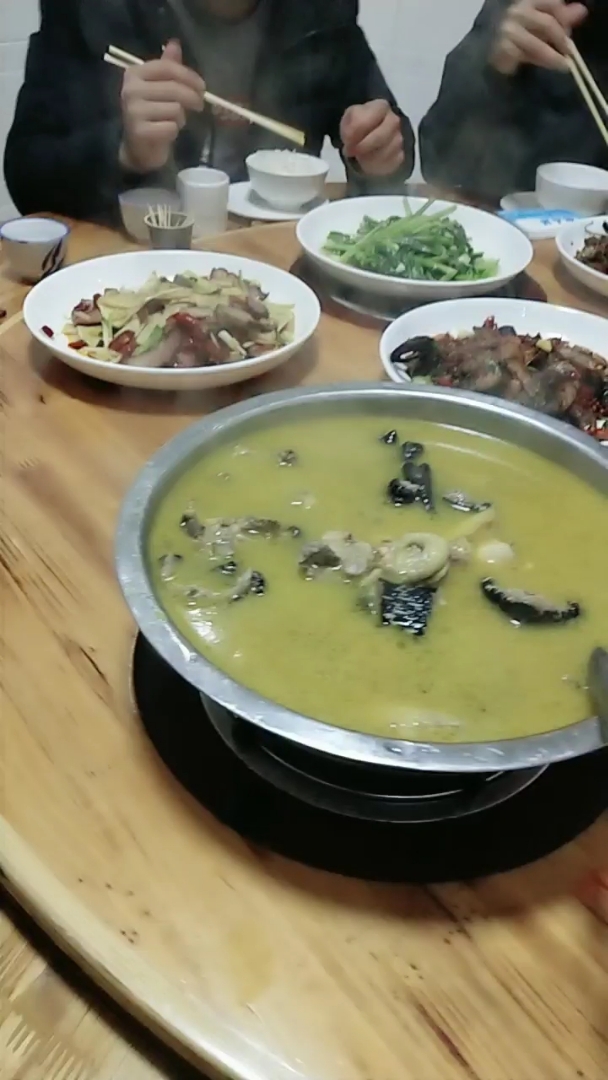 小蛇炖鸡