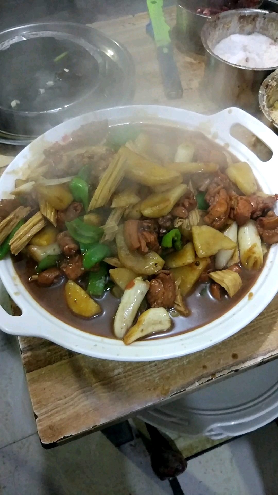 娜娜大盘鸡出锅了