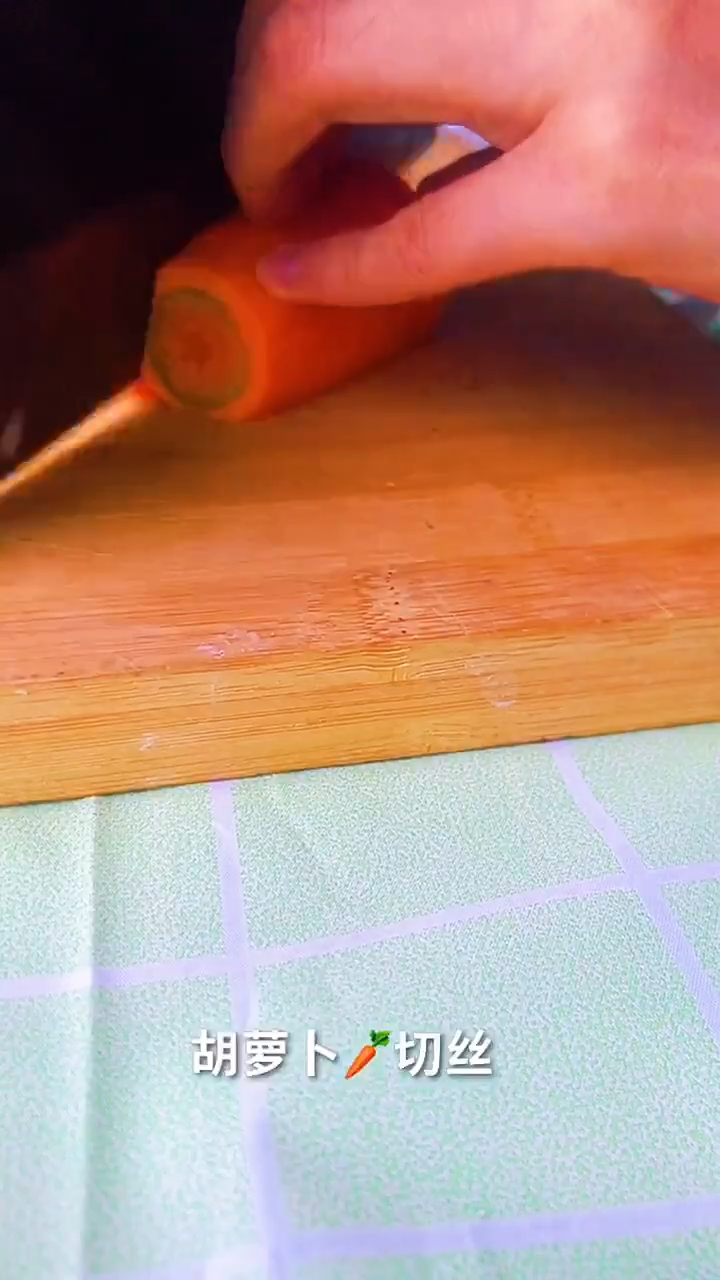 炒胡萝卜丝的做法