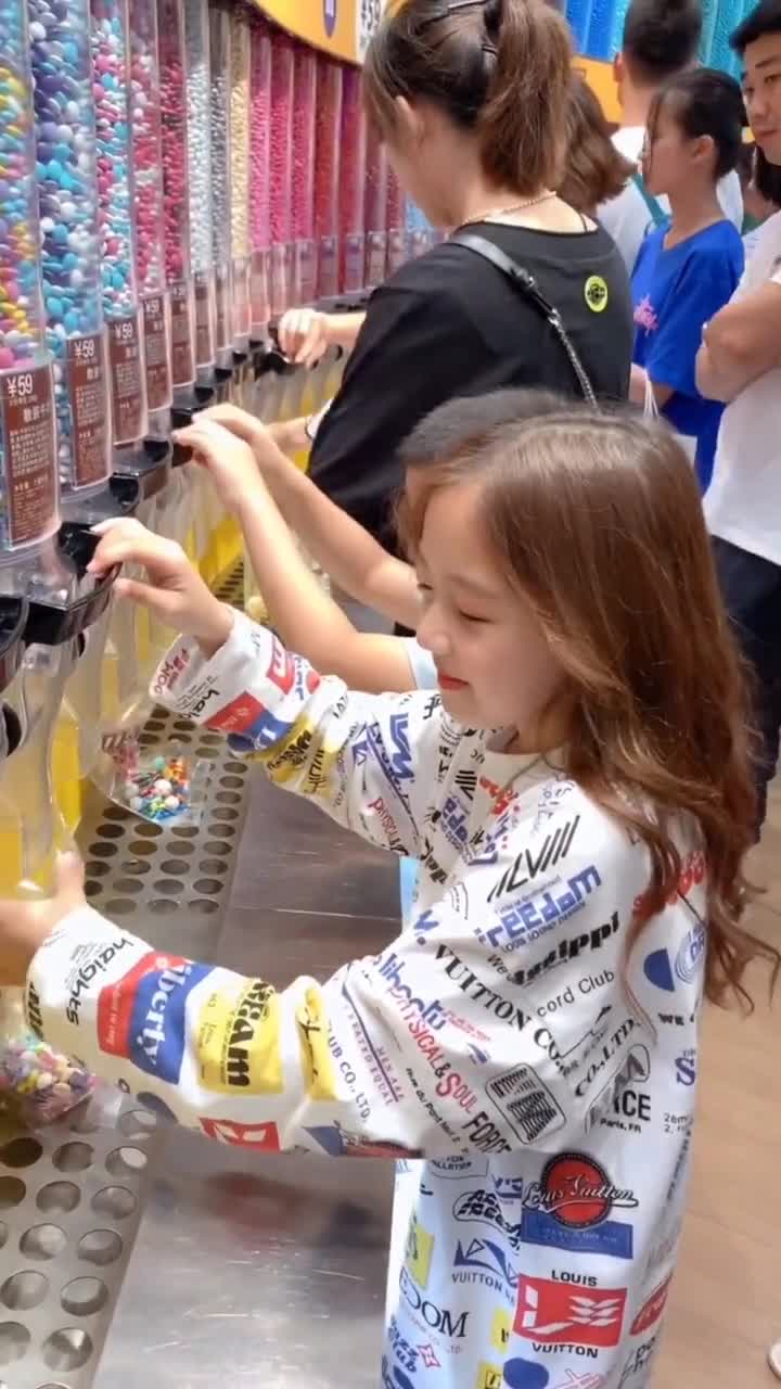 开心的一天,打卡网红#M豆巧克力世界