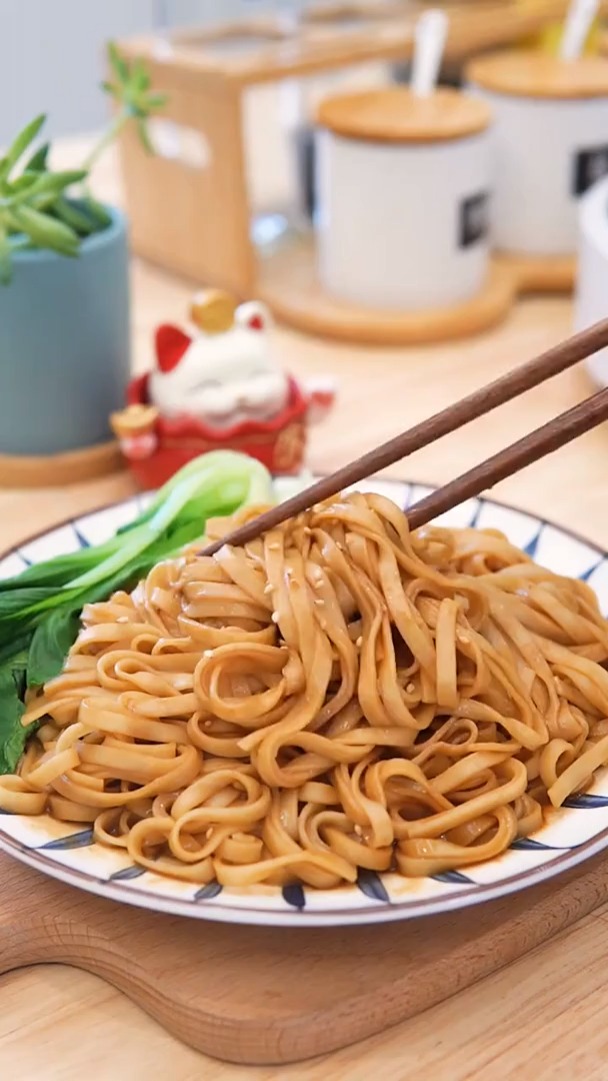 #我要上热门#沙县小吃经典飘香拌面,在家就能做了,简单快速,经典复刻面条我是吃货厨房