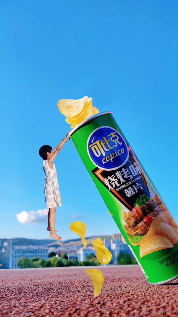 一盒薯片,可以拍出这样好玩的创意照,喜欢可以拍起来.