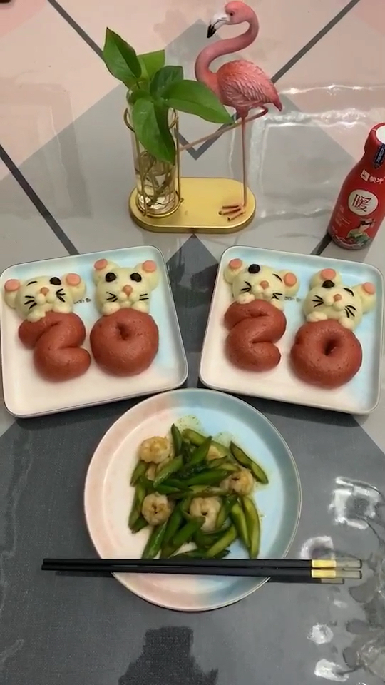 心的早餐:卡通馒头,站好2019年最后一班岗,愿2020年一切美好,加油!