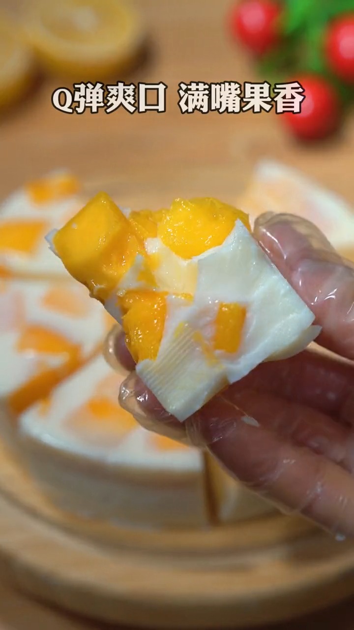 小朋友都喜欢的一款甜品,芒果牛奶布丁,做法其实很简单的,布丁做法