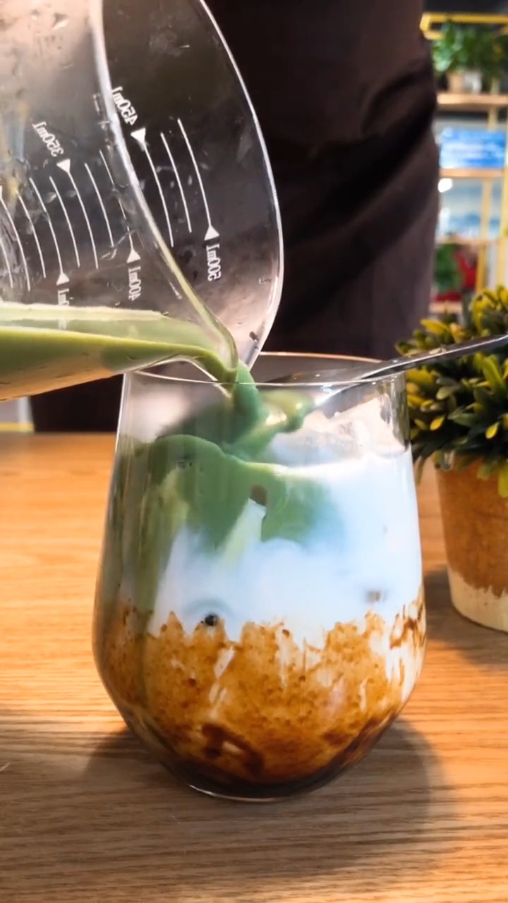 抹绿牛乳茶配料黑糖红茶牛乳抹茶夏季凉凉的奶茶很轻爽