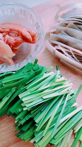 #全民好物节#红薯粉皮家常炒法