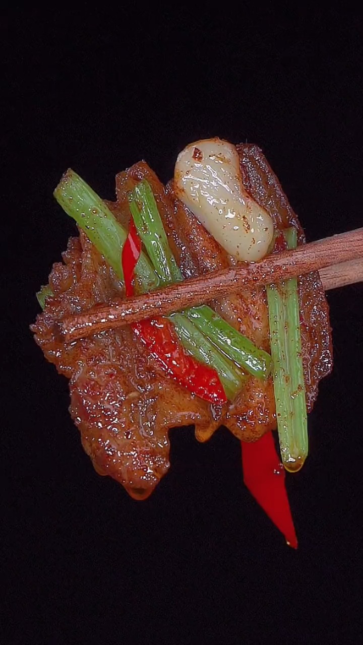 这样做的回锅肉,肥而不腻,香辣有味!#家常菜#美食