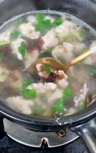 #我的秘密食谱#家常猪肉丸汤